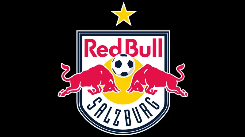 Cầu thủ Salzburg và Kharkiv tranh chấp bóng giữa trận đấu Cầu thủ Salzburg và Kharkiv tranh chấp bóng giữa trận đấu