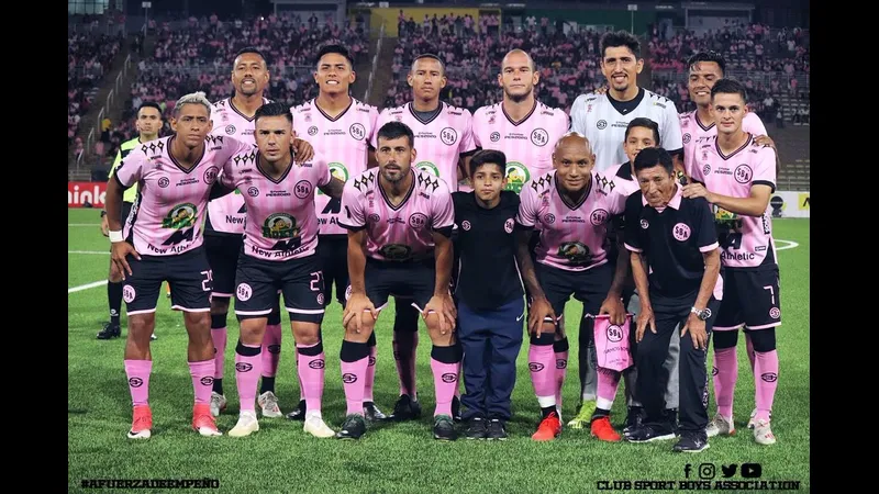 Cầu thủ Sport Boys vượt qua cầu thủ Comerciantes để tiếp tục tấn công Cầu thủ Sport Boys vượt qua cầu thủ Comerciantes để tiếp tục tấn công